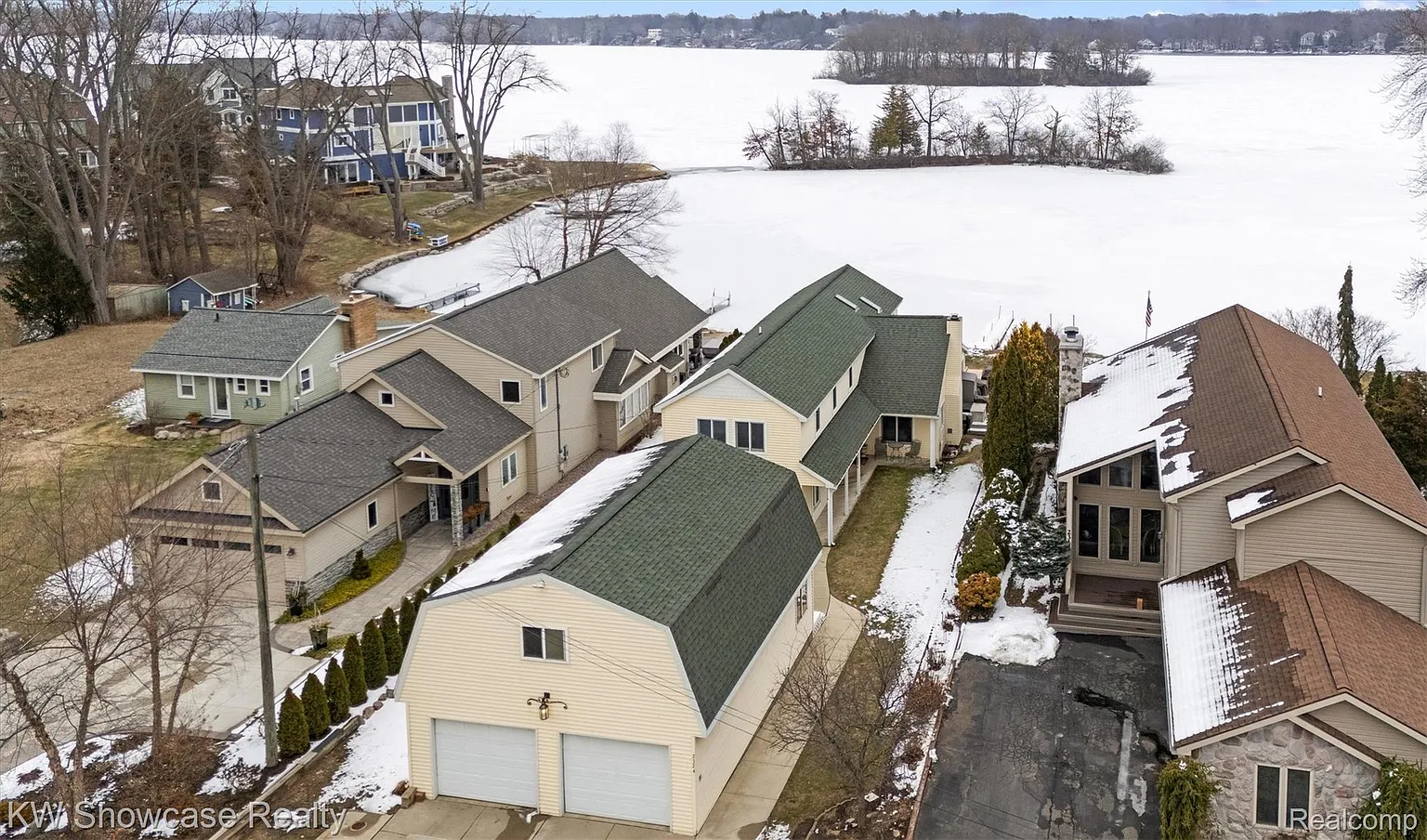 2324 N Duck Lake Rd photo 1