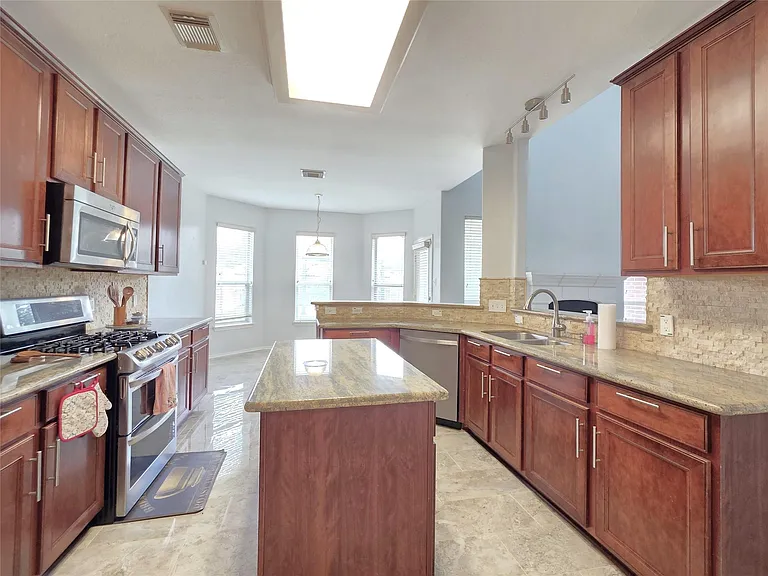 10038 Barr Lake Dr — Photo 39