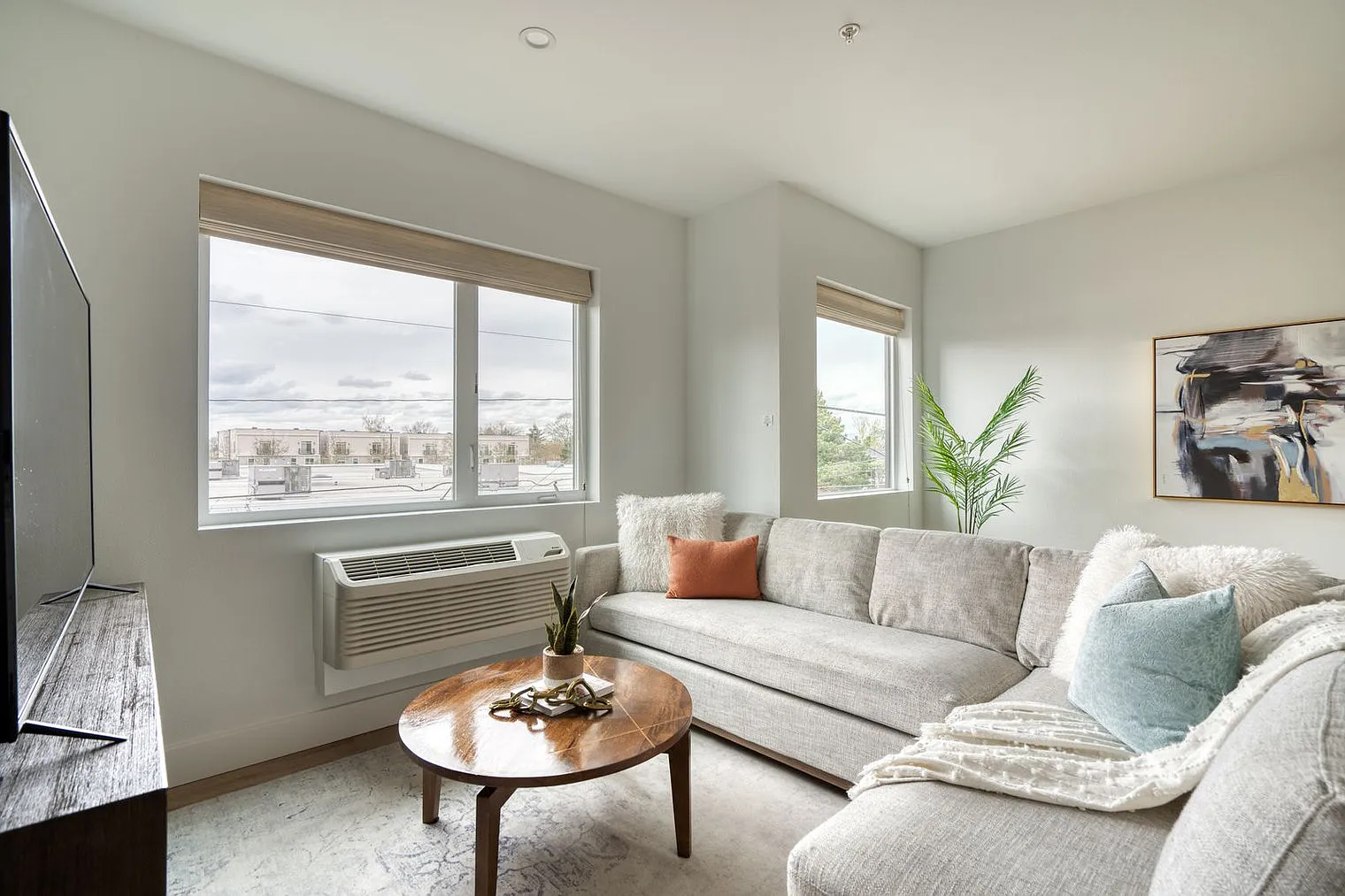 2 bed, 1.0 bath, 742 sqft, $3,199 — Photo 1