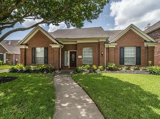 1818 Wynwood Dr, Deer Park, TX 77536