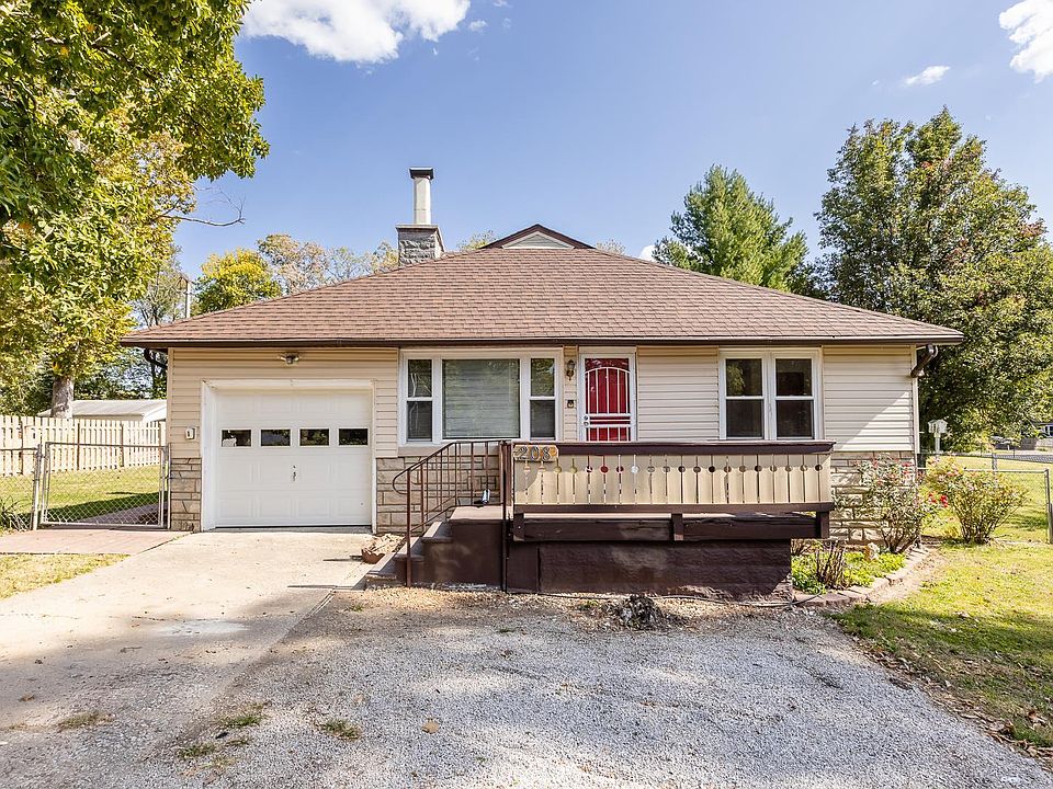 1st image of 208 Edgewood Dr
