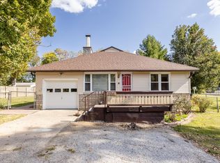 208 Edgewood Dr, Belleville, IL