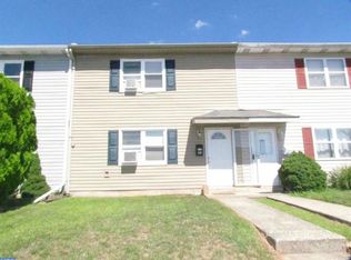 539 Colonial Dr, East Greenville, PA 18041