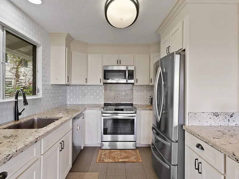 1163 Akipola St — Photo 10