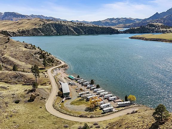 2nd image of 2136 Beartooth Rd