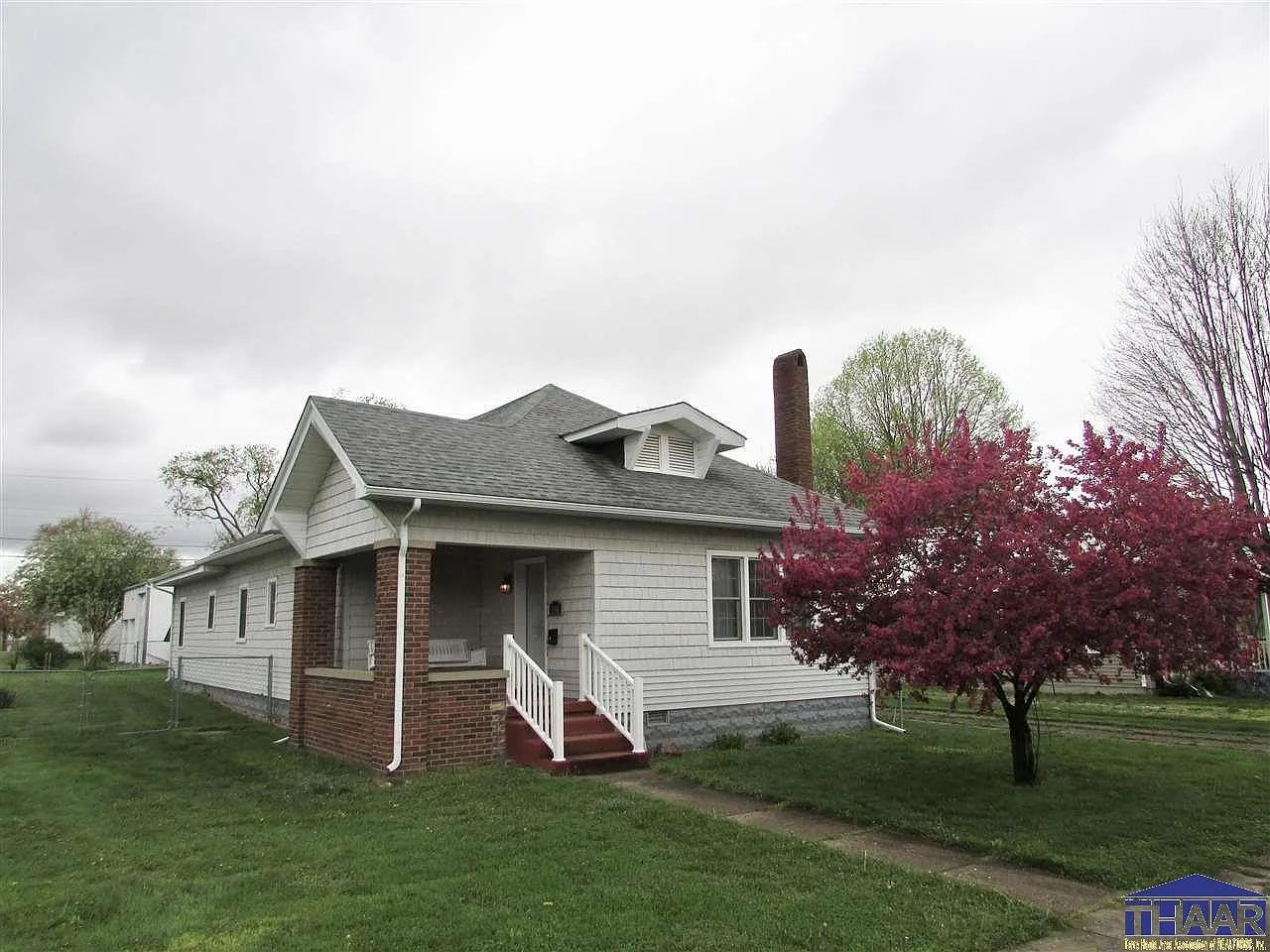 230 W Broadway St photo 1