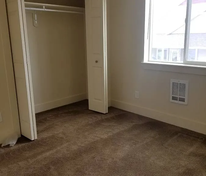 40 E Washington St #1 — Photo 2