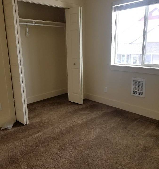 2nd image of 40 E Washington St APT 1