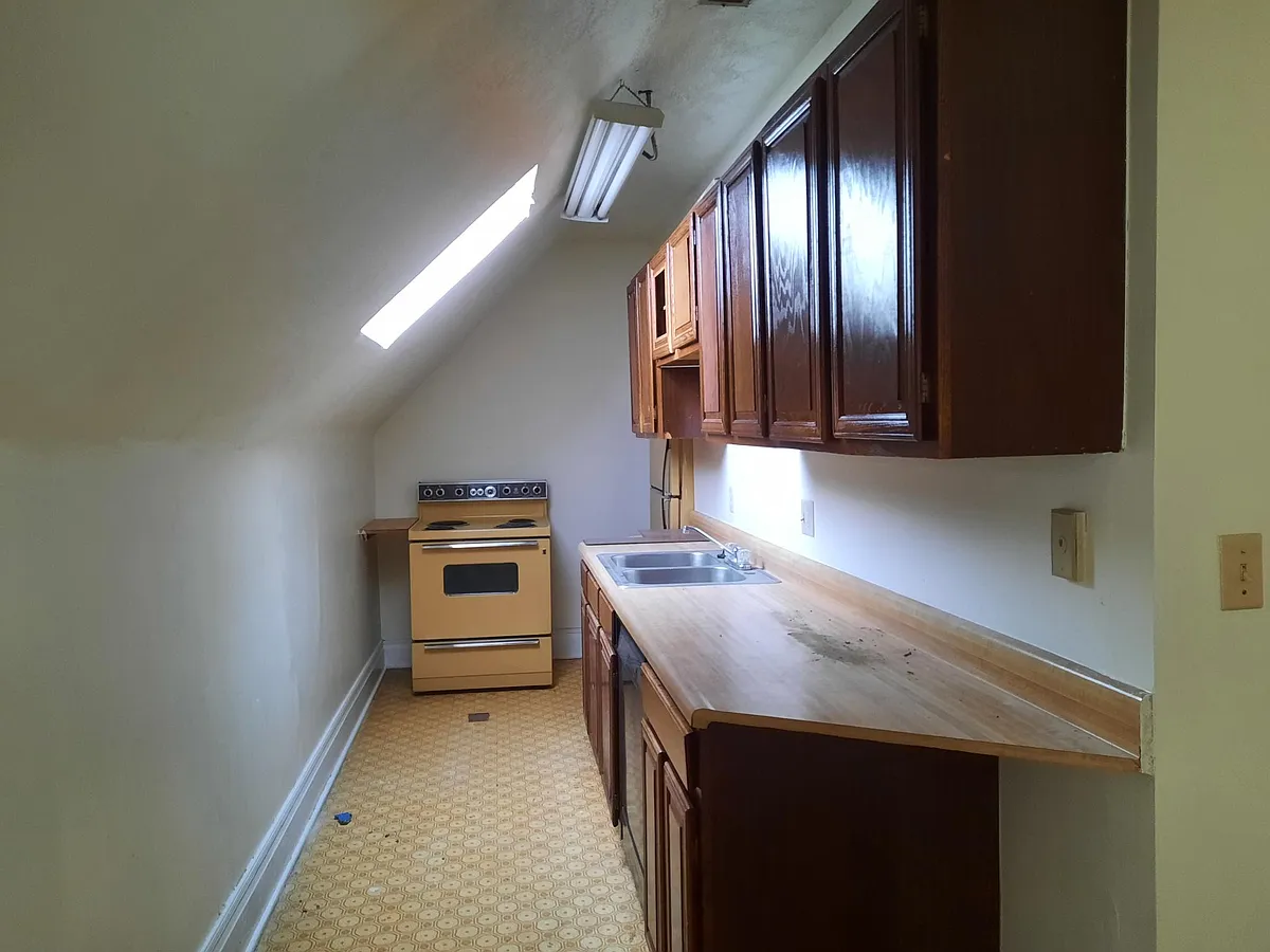 Building Photo - 2724 S 14th St #2