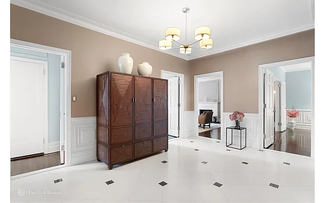 Sold by Douglas Elliman | media 19