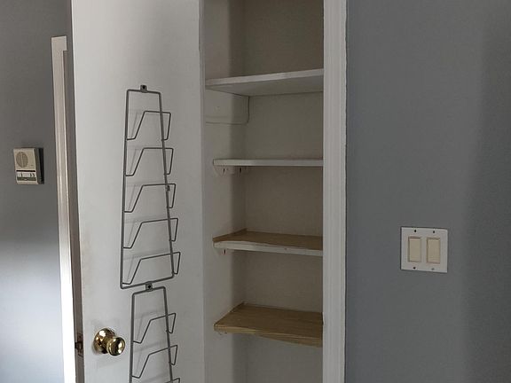 5th image of 27 Randall Ave #2