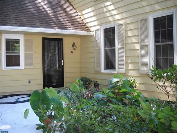 2nd image of 23 Buxton Rd