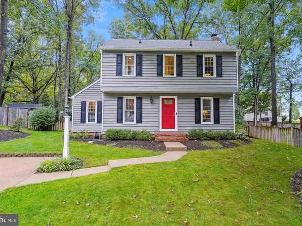 15481 Golf Club Dr, Dumfries, VA 22025