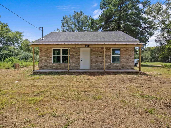 512 S Front St, Troup, TX 75789