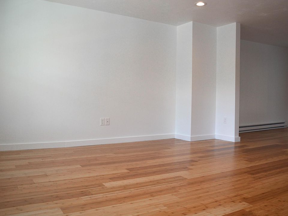 554 Townhouse 554 Main St Sturbridge MA Zillow