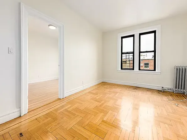 3252 33rd St APT C9, Astoria, NY 11106
