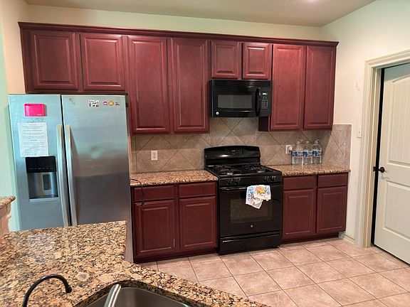 5th image of 3419 Selene Dr