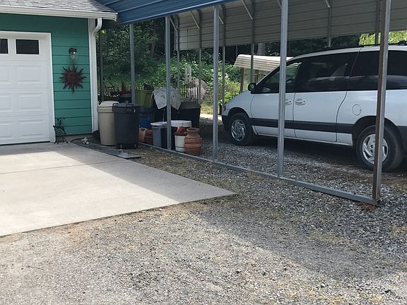 5th image of 17000 Russian Hill Ln SE