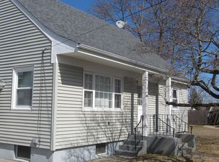 324 Hooper St, Tiverton, RI 02878