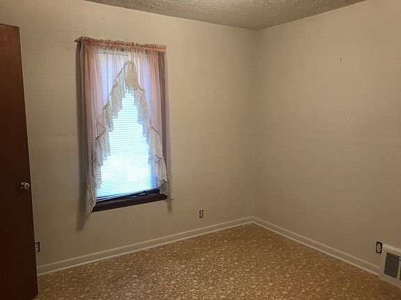 3rd image of 1395 Ontario Ave