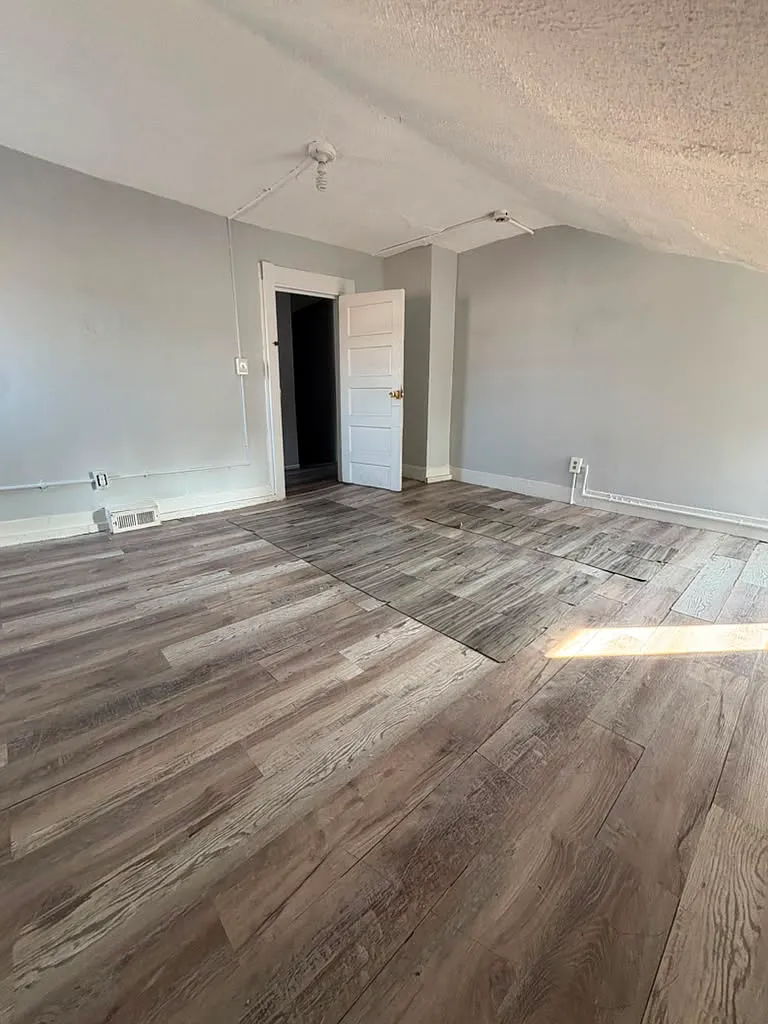 3 bed, $2,500 — Photo 2