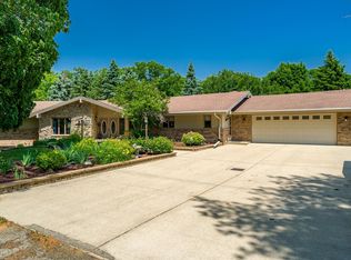 4470 N Cockrell Rd, Freeport, IL 61032