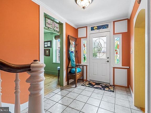 4th image of 113 E Main St