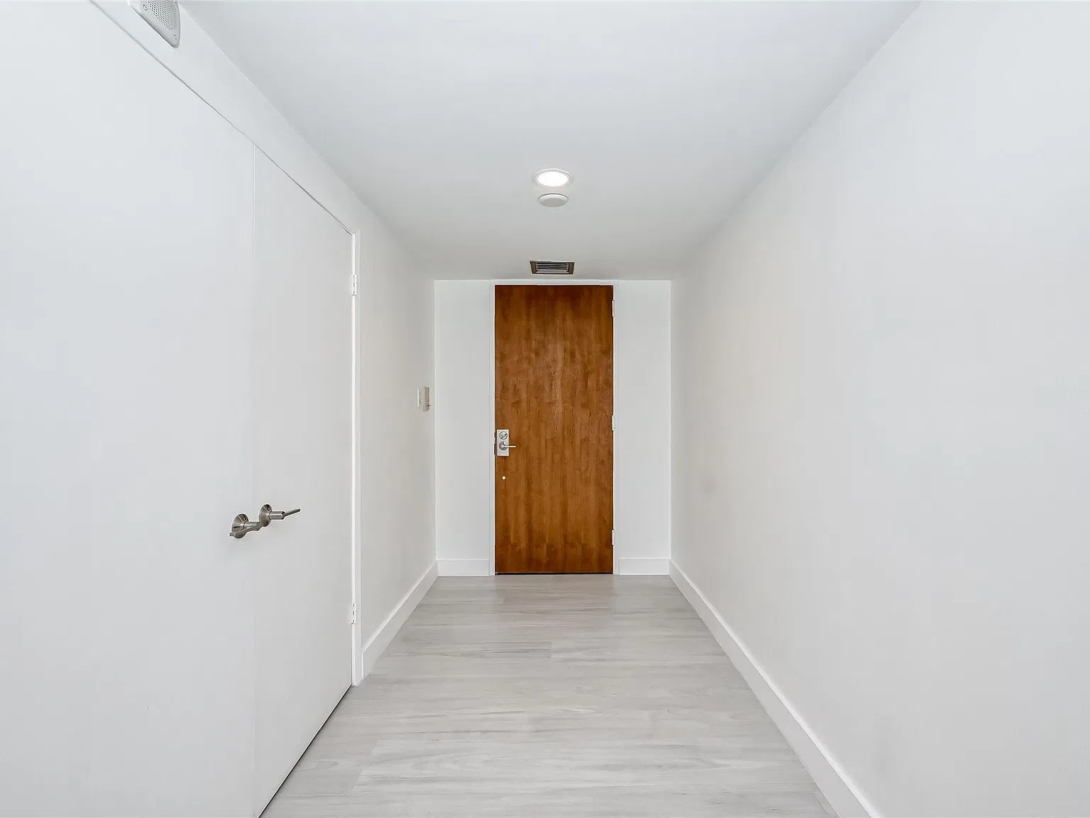 3 bed, 2.0 bath, 1924 sqft, $4,000 — Photo 4