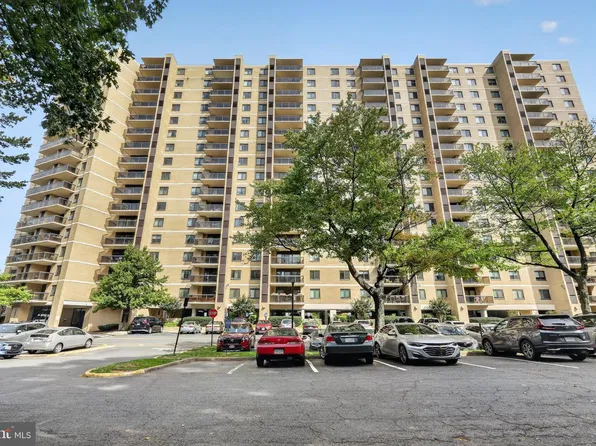 307 Yoakum Pkwy APT 622, Alexandria, VA 22304