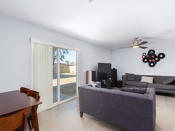 5th image of 2239 W Aster Dr