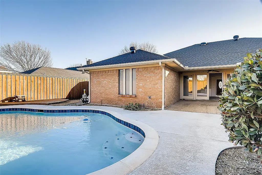 4 bed, 2447 sqft, $3,050 — Photo 4