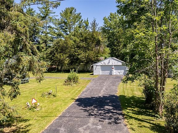 2nd image of 8196 Kneeskern Rd