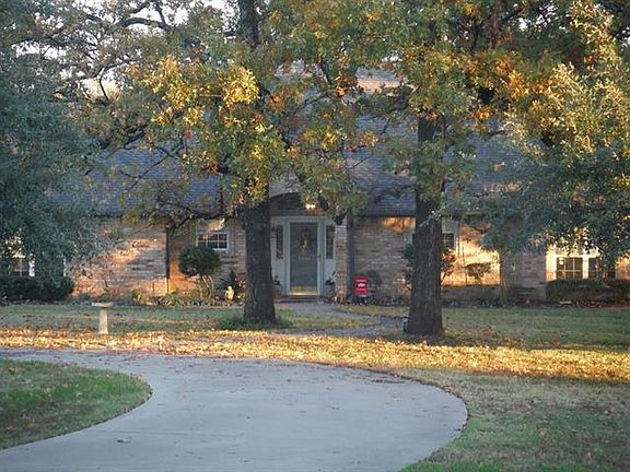 2nd image of 306 Briarwood Ln