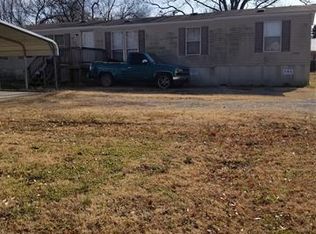 210 N 11th St, Okemah, OK 74859