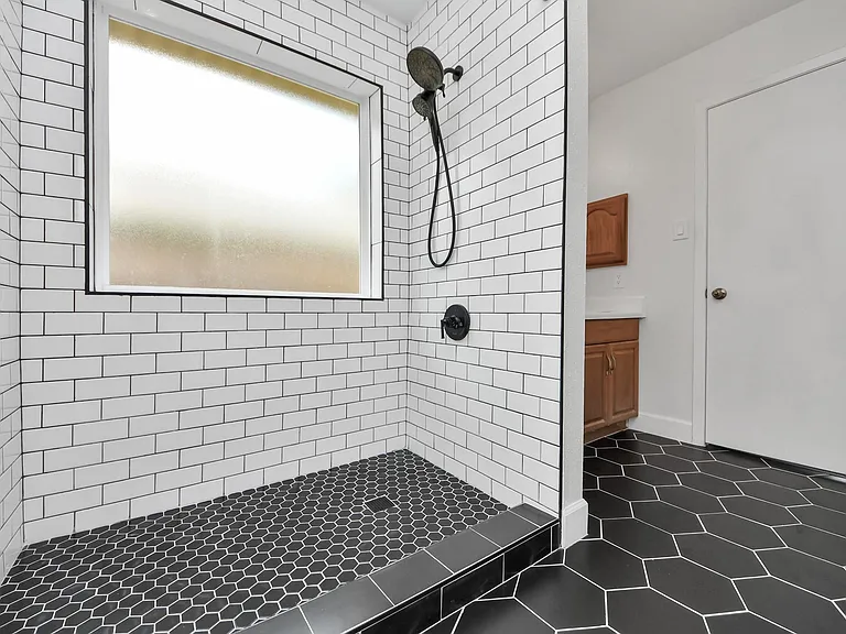 17011 Dusty Mill Dr W — Photo 21