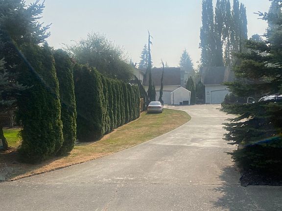 2nd image of 3708 Seneca Dr
