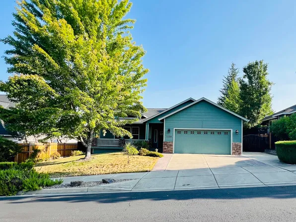 1139 Michael Ln, Eagle Pt, OR 97524