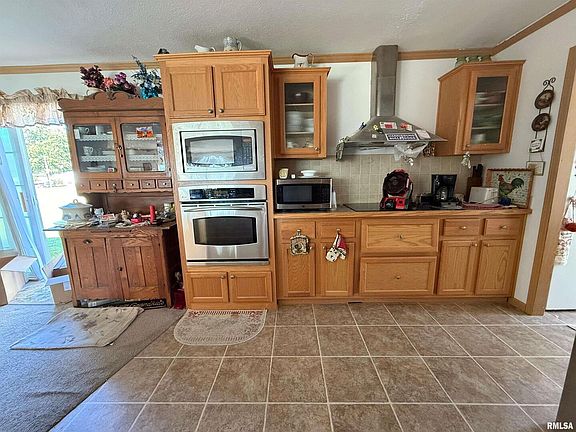 3rd image of 104 Hickory St