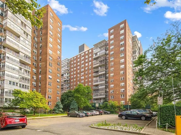 13810 Franklin Ave APT 2L, Flushing, NY 11355
