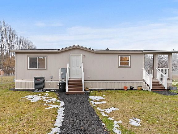 2nd image of 17621 N Mount Spokane Park Dr