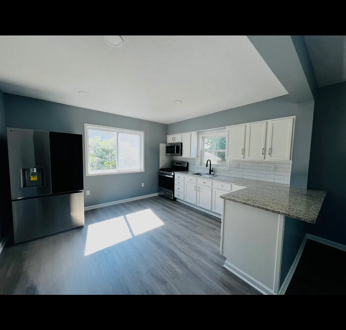 3 bed, 1.5 bath, 936 sqft, $1,900 — Photo 4