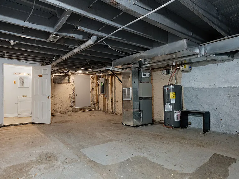405 N Edgewood St — Photo 17
