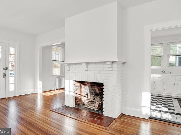 5th image of 6 Munroe Ct #A