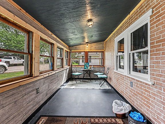 5th image of 588 Pleasant Dr