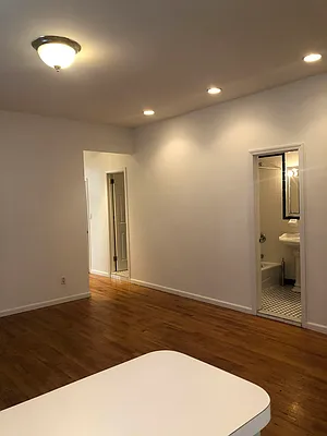 Rented by CitySites Real Estate Group | media 27