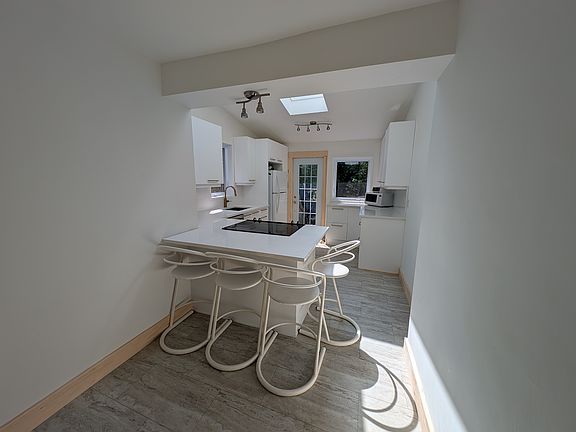 5th image of 204A Flora St