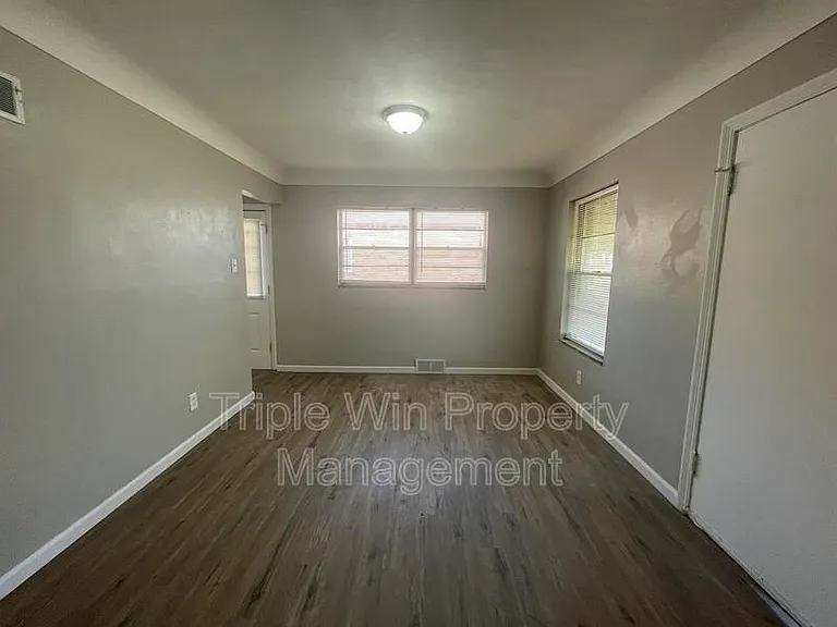 6918 Etzel Ave — Photo 10