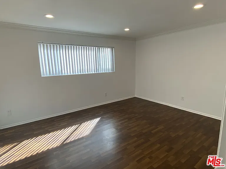 1224 S Barrington Ave #101 — Photo 12