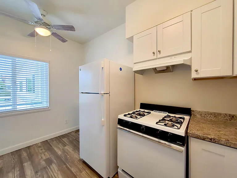 1465 Grand Ave — Photo 6