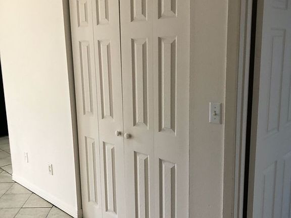 5th image of 1319 Greendale Ave APT A